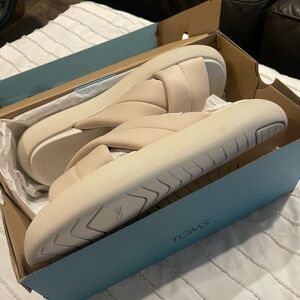 TOMS Alpargata Mallow Crossover size 8